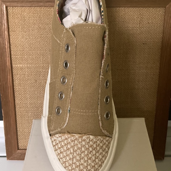 “Brand New “ Gypsy Jazz Sneakers - Picture 2 of 3